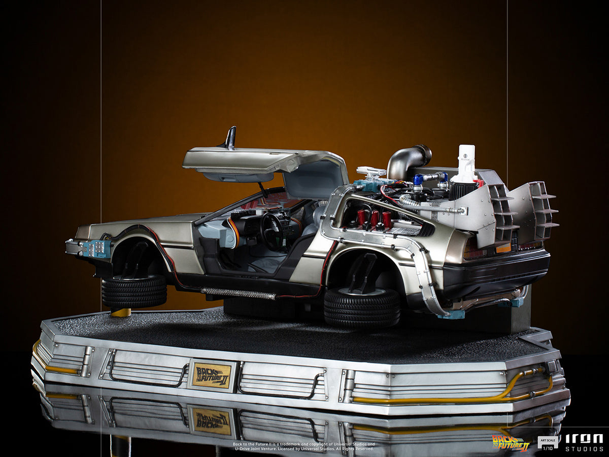 Back to the Future DeLorean Set Regular Version 1:10 Scale Statue