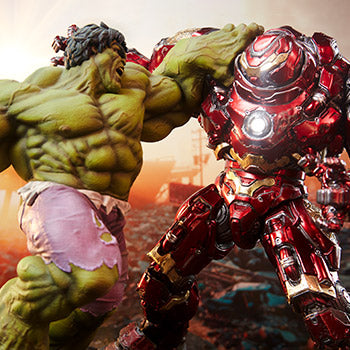 Hulk vs Hulkbuster Maquette