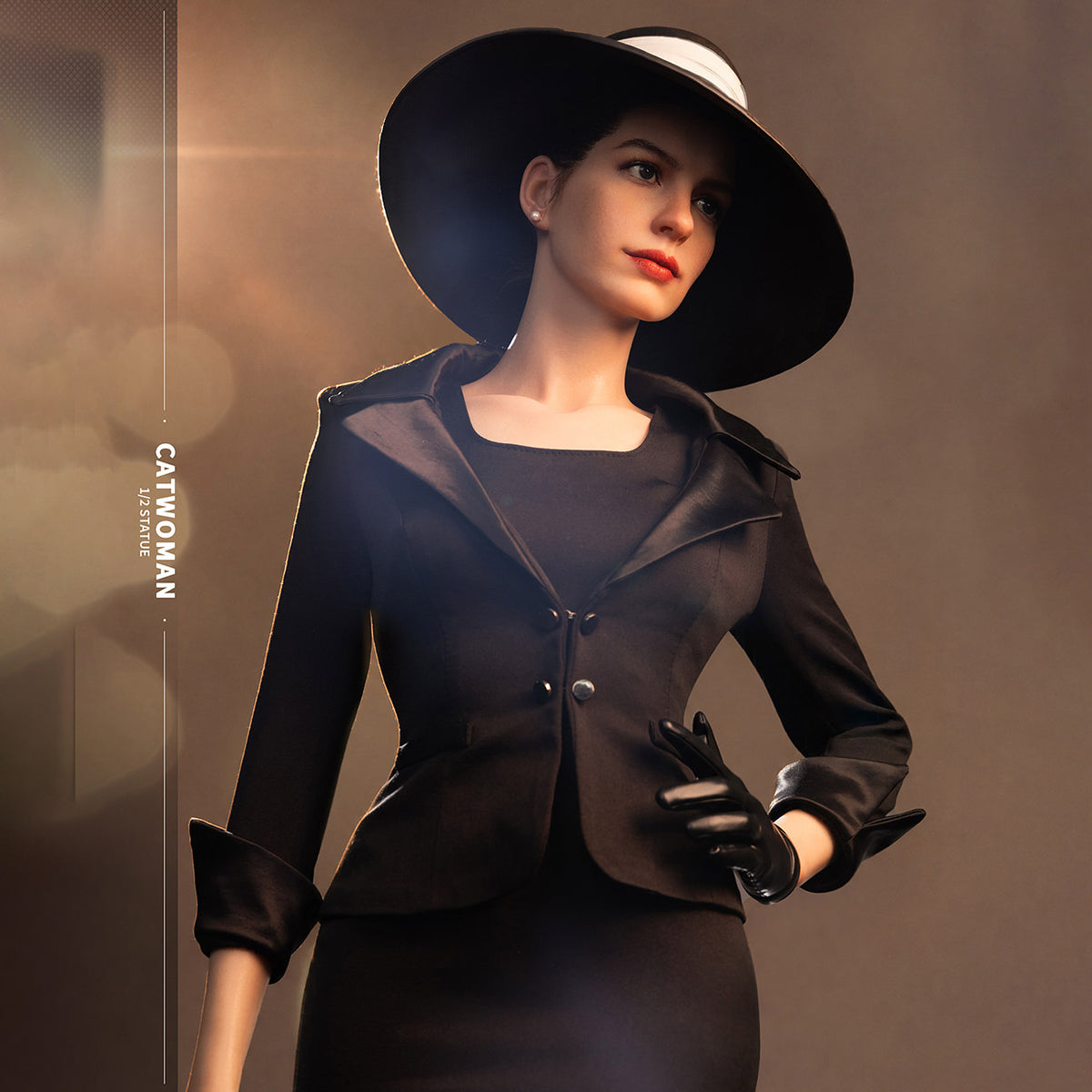 Catwoman 1:2 Scale Statue