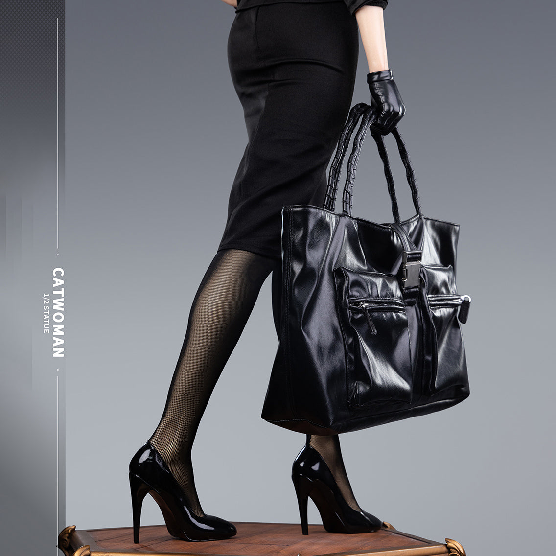 Catwoman 1:2 Scale Statue