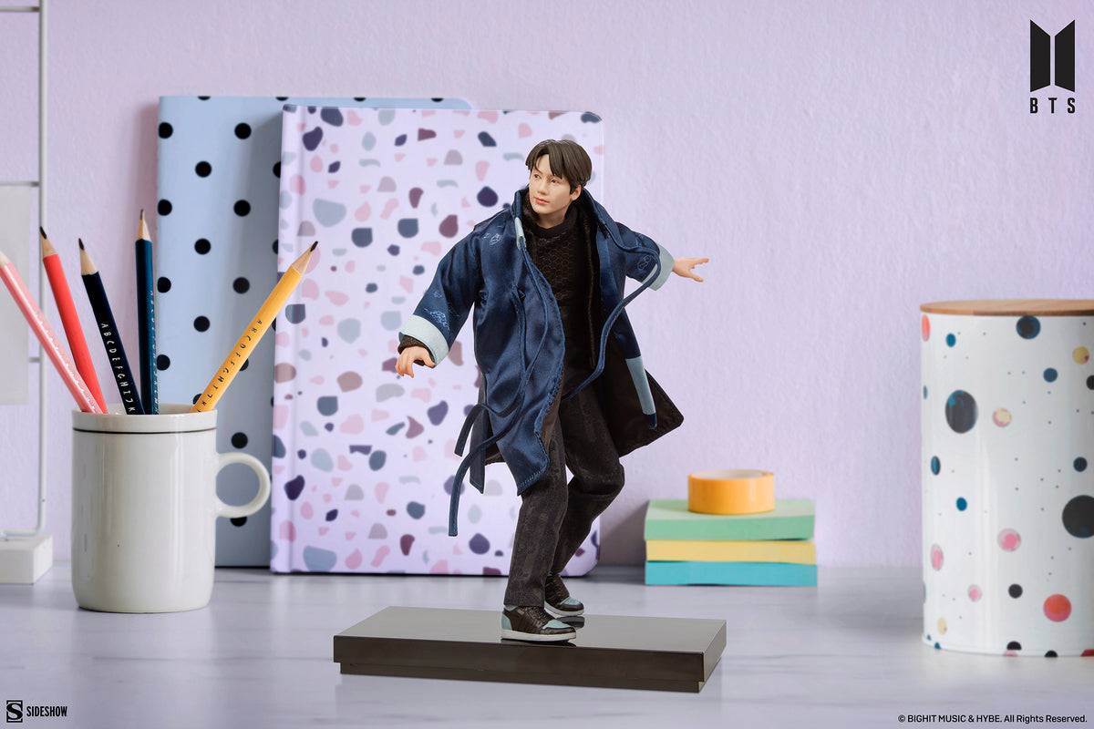 Jung Kook Deluxe Statue