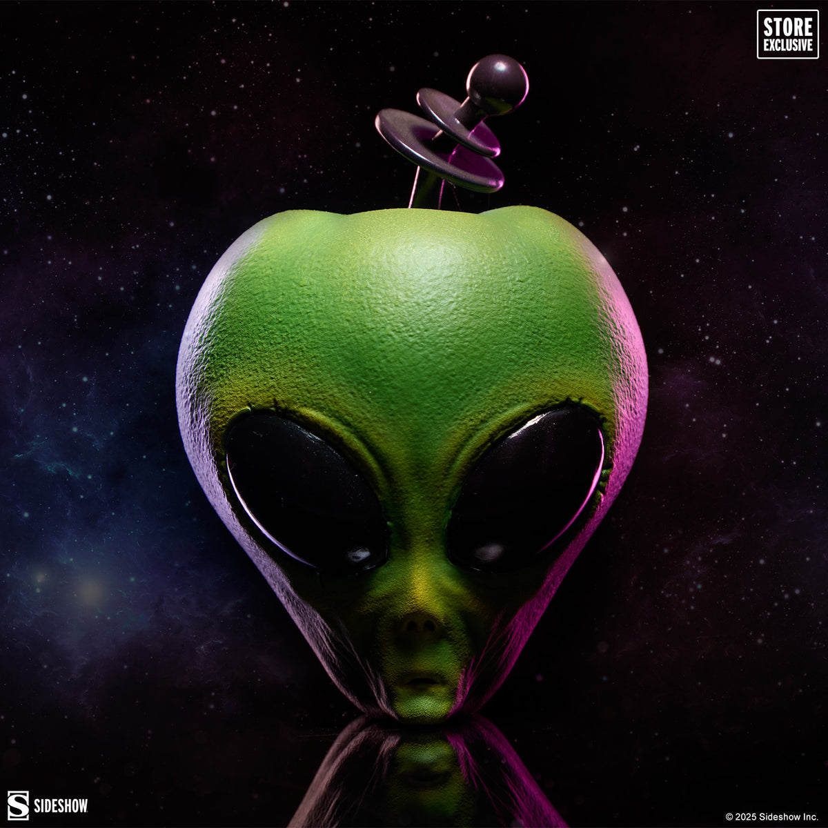 Sideshow Originals Alien Apple Green Variant Replica