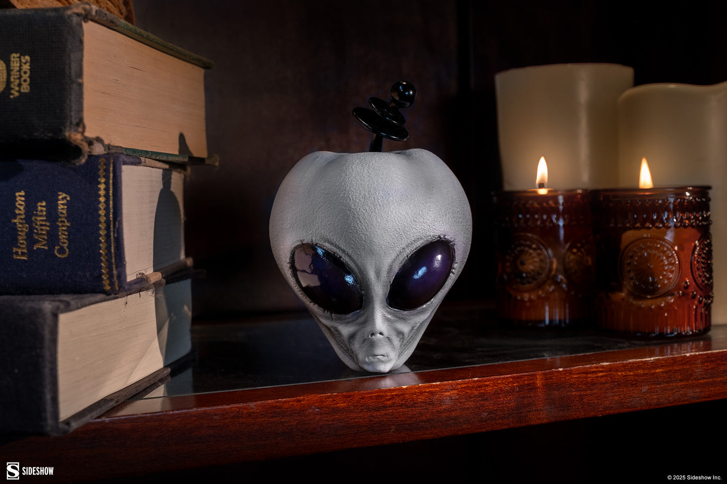 Sideshow Originals Alien Apple Replica