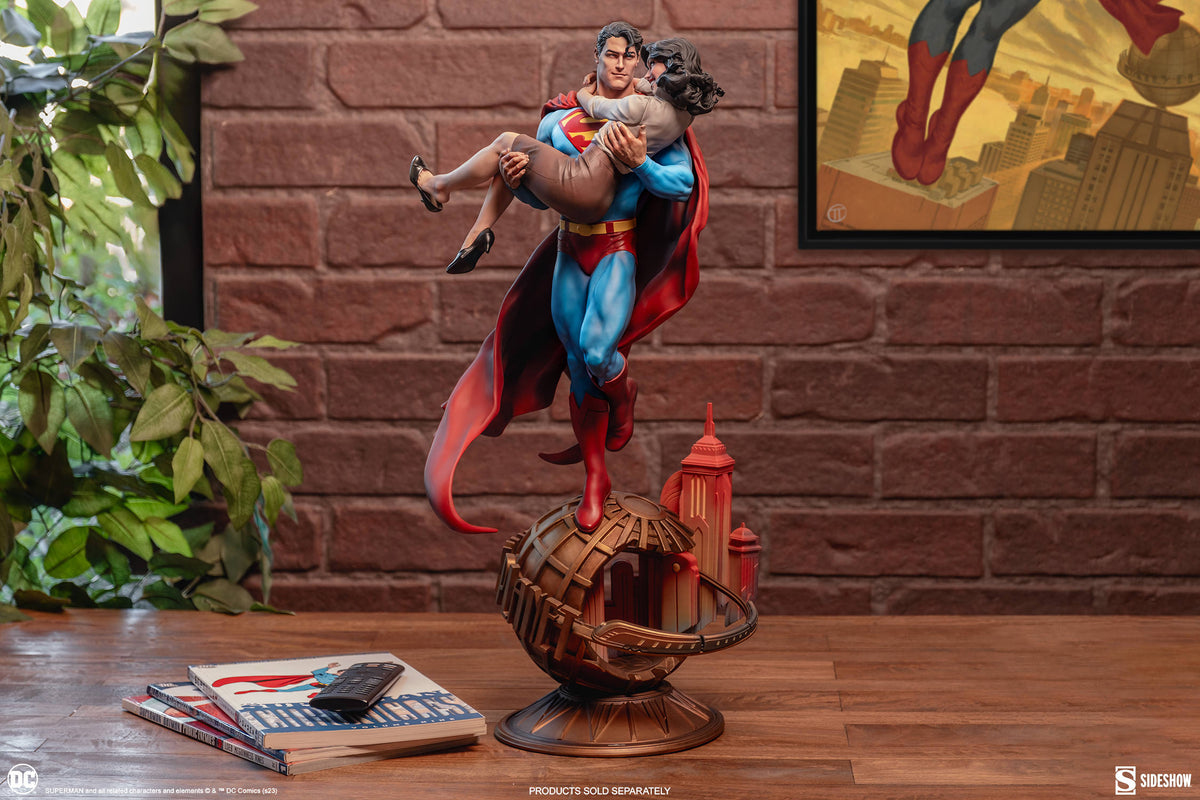 Superman and Lois Lane Diorama
