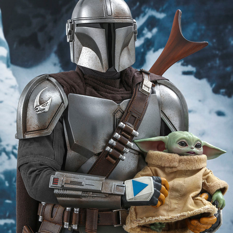 Star Wars The Mandalorian and The Child Quarter Scale Figure